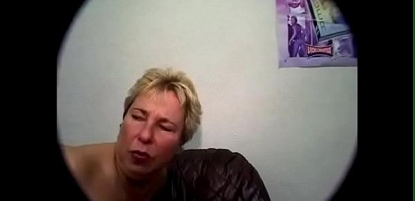 Casting jana and her mom for making (piss)porn videos